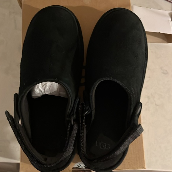 Black on black suede ugg clogs - Picture 2 of 3